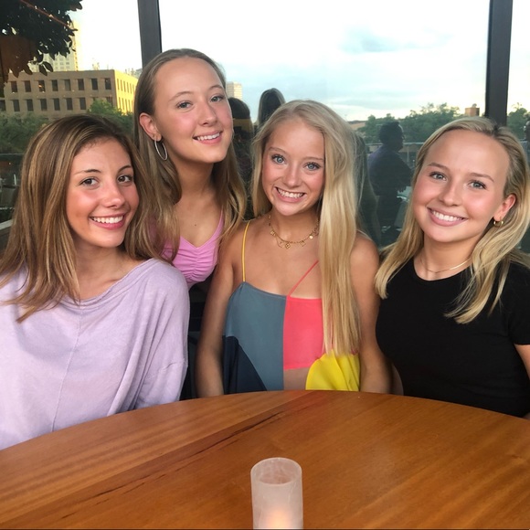 Meet your Posher, Caroline - Picture 1 of 1